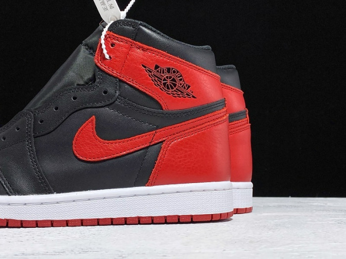 Air Jordan 1 Retro High OG “Banned” 555088-001