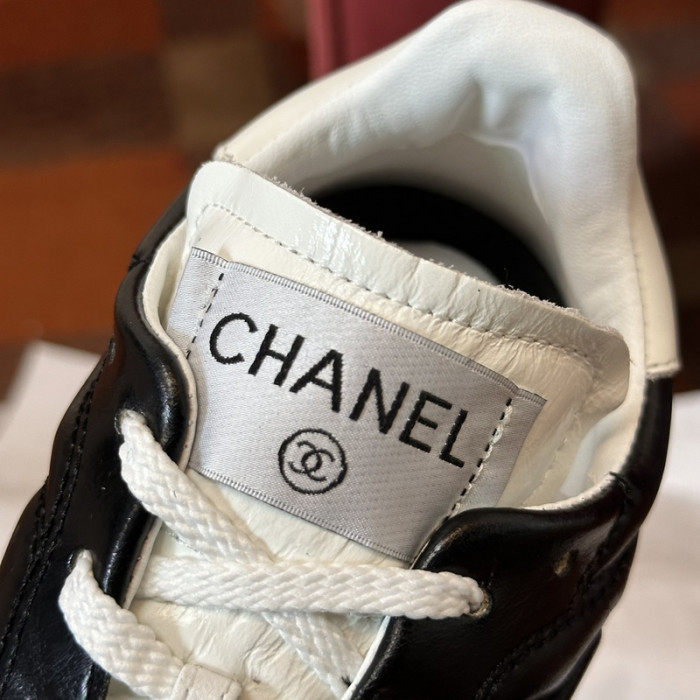 Ch**el sneaker