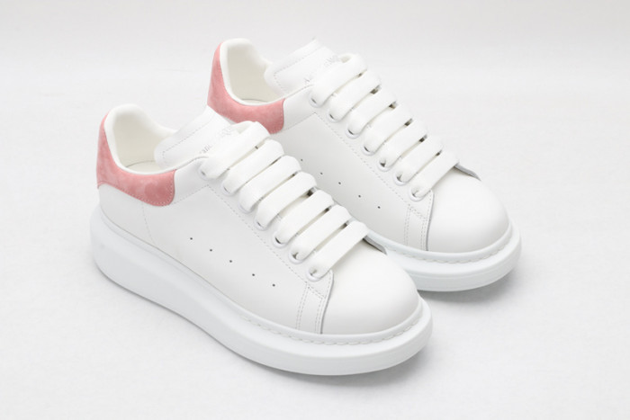 A1exa*der Mcqv*en OVERSIZED