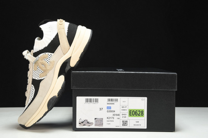 Ch**el sneaker