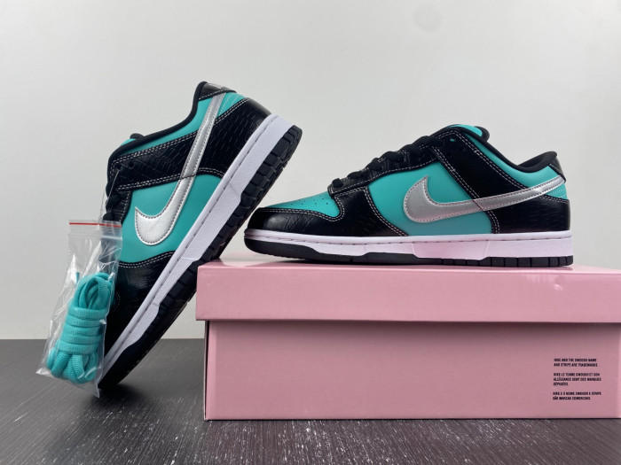 Nike SB Dunk Low Pro x D1am0nd S*pply Co. T*f*ny 304292-402