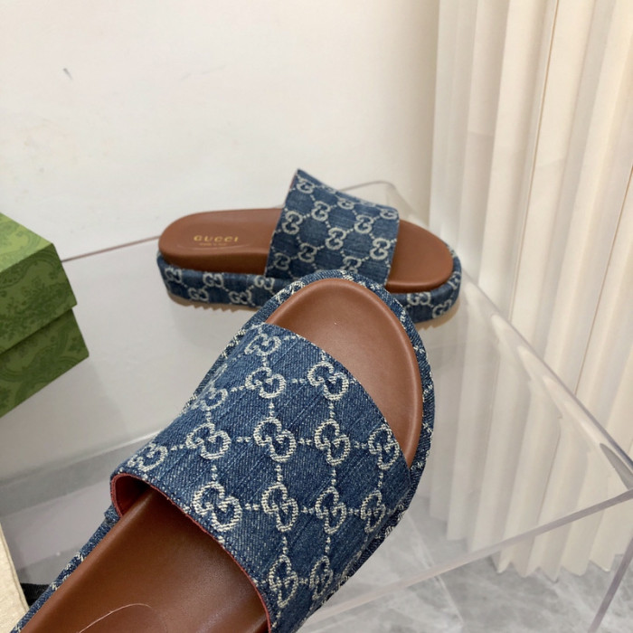 Gvc*1 SANDAL