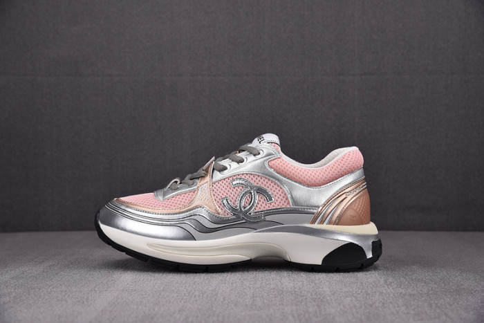 Ch**el sneaker