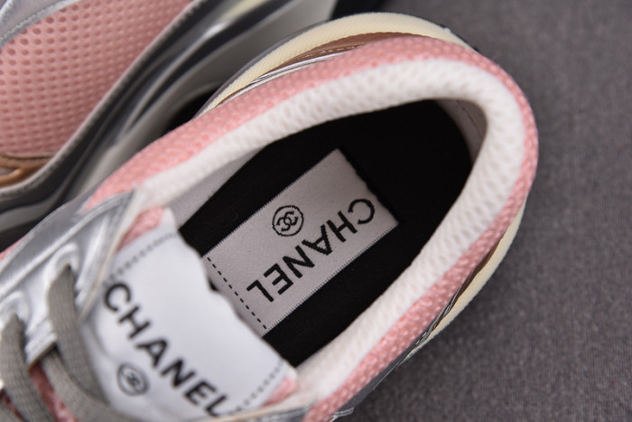 Ch**el sneaker