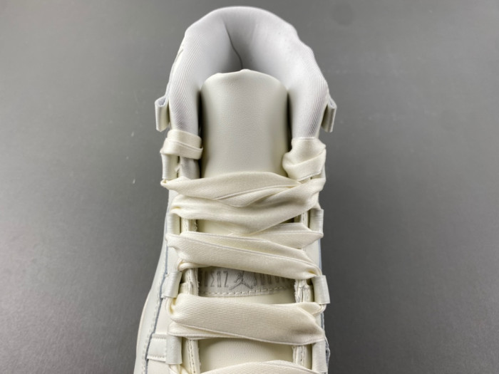 Jordan W Air Jordan 11 Retro Pearl AR0715-110