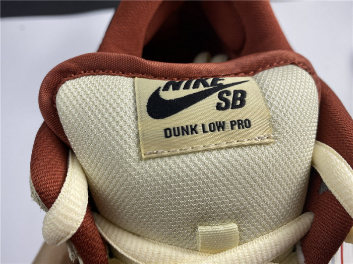 Nike SB Dunk Low Pro Hennessy - BQ6817-100