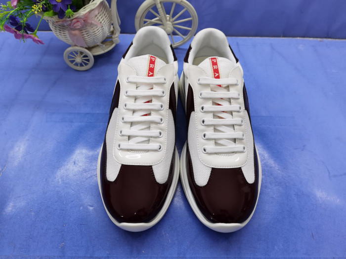 Pra*a sneaker