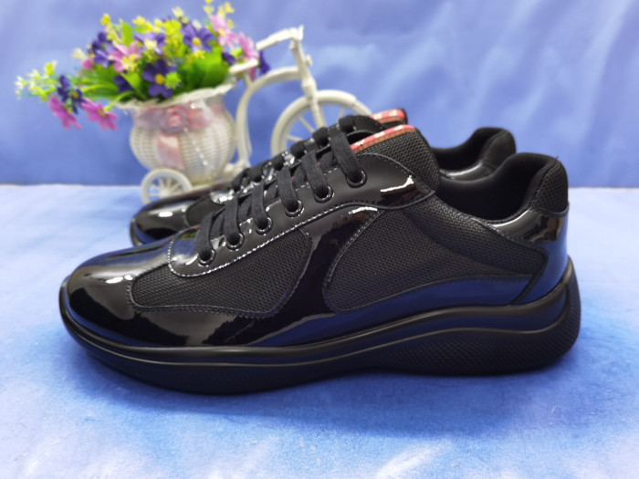 Pra*a sneaker