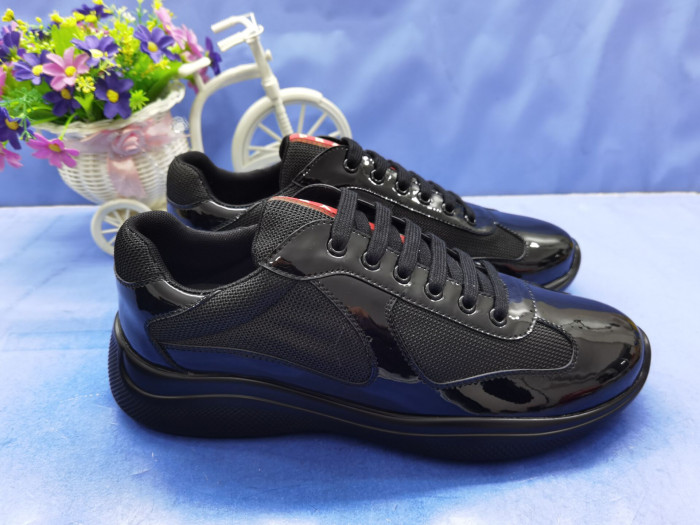 Pra*a sneaker