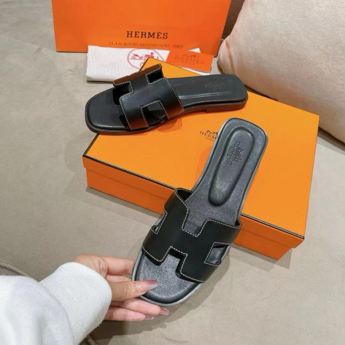 H**me5 SANDALS