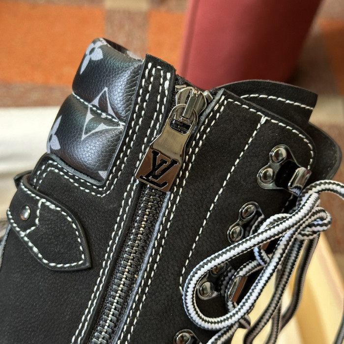 LO1_VTS BOOTS