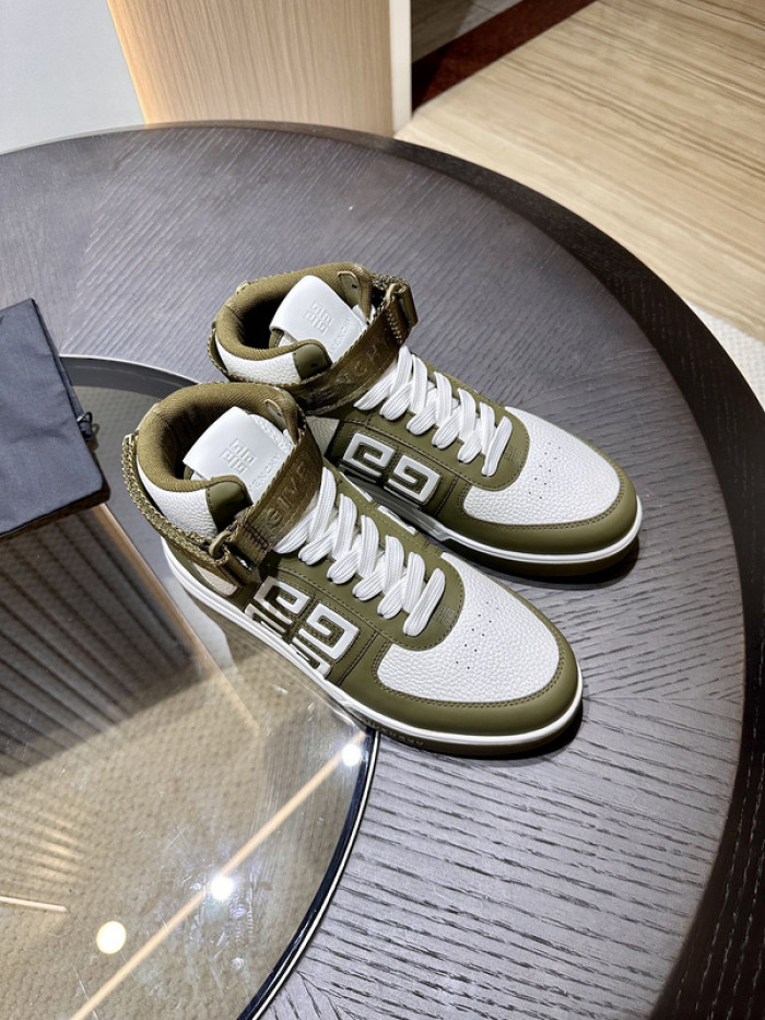 GIVENCHY SNEAKER