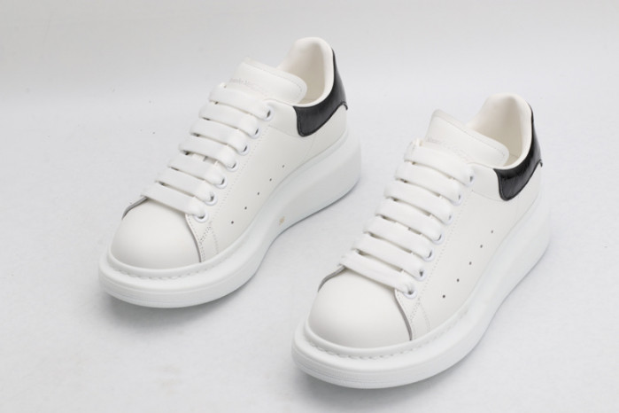 A1exa*der Mcqv*en OVERSIZED