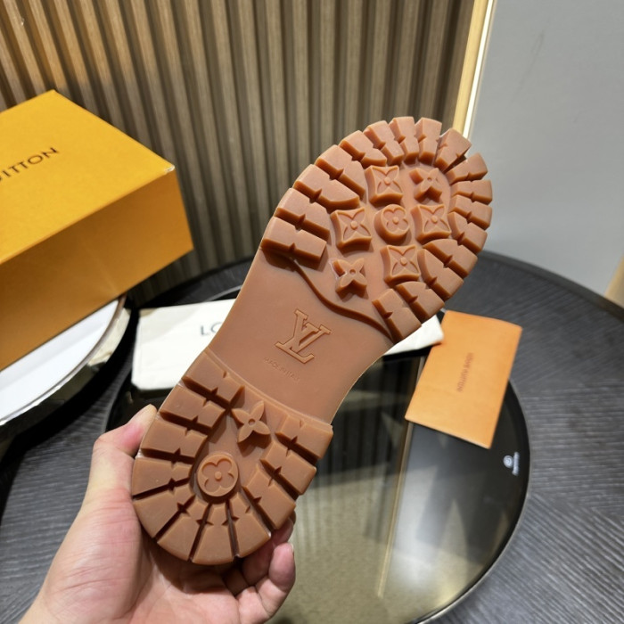LO1_VTS BOOTS