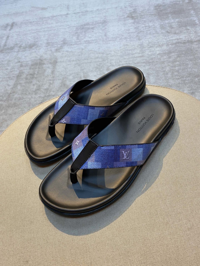 Va1e*ntin0 Slippers