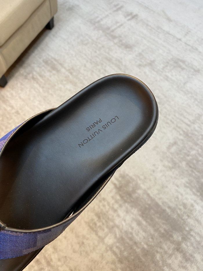Va1e*ntin0 Slippers