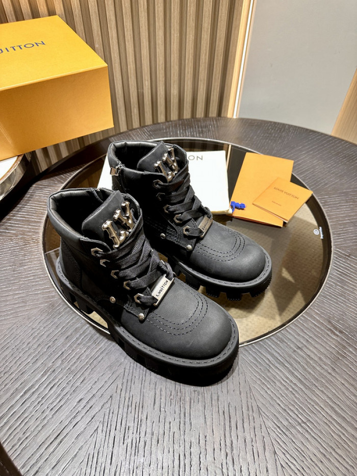 LO1_VTS BOOTS