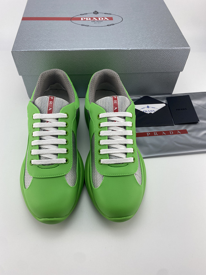 Pra*a sneaker
