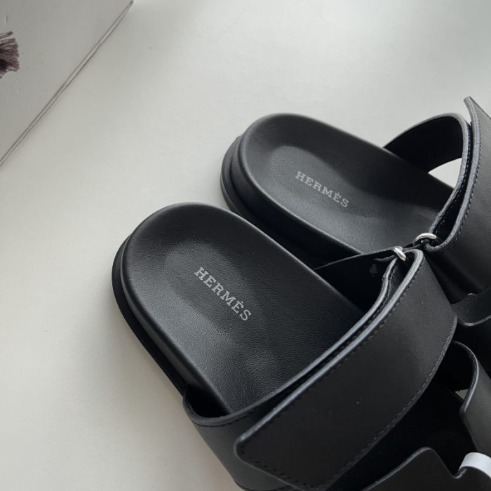 H**me5 SANDALS
