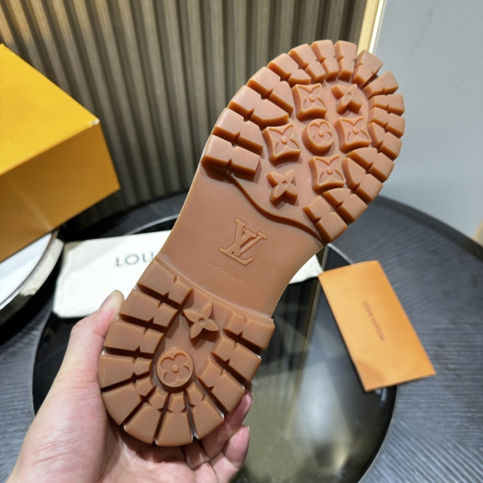 LO1_VTS BOOTS