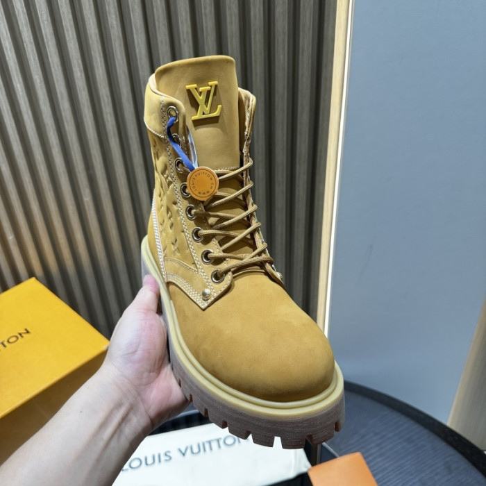 LO1_VTS BOOTS