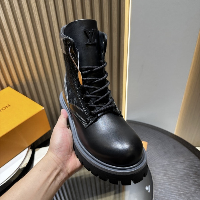 LO1_VTS BOOTS