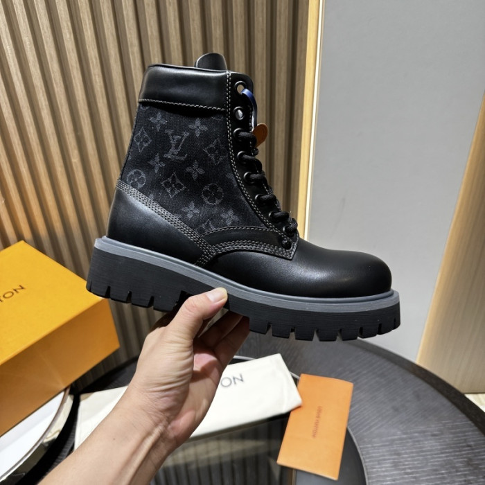 LO1_VTS BOOTS