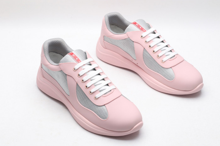 Pra*a sneaker
