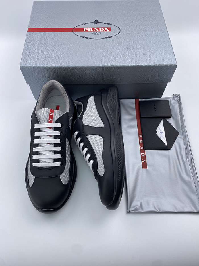 Pra*a sneaker