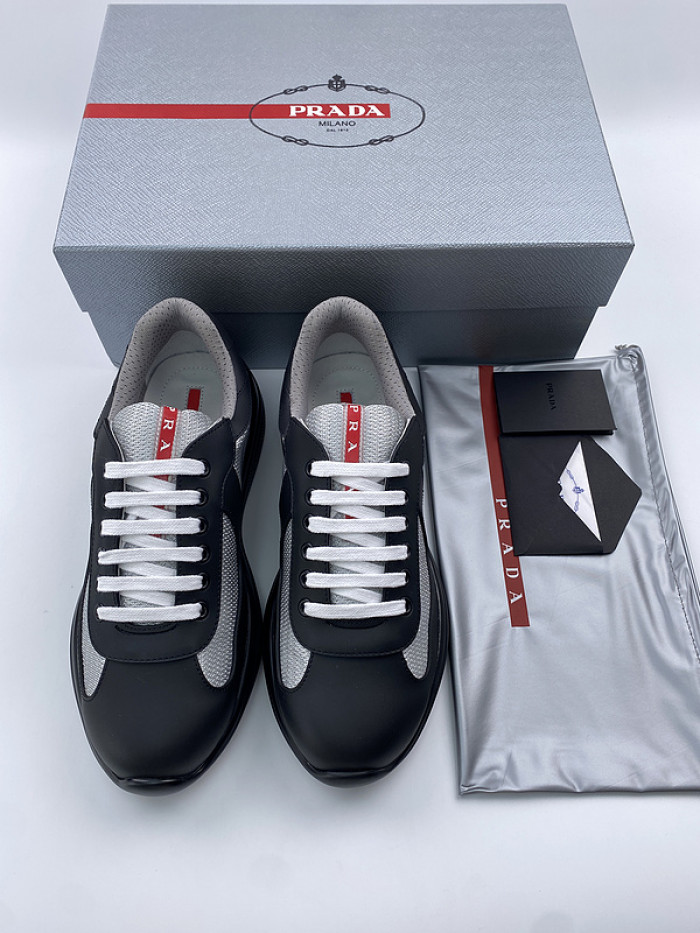 Pra*a sneaker