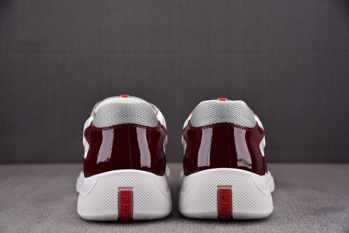 Pra*a sneaker