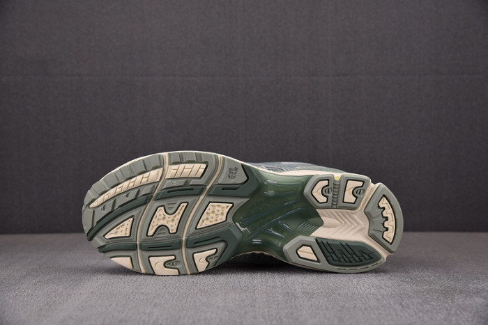 As1cs GEL KAYANO 14 