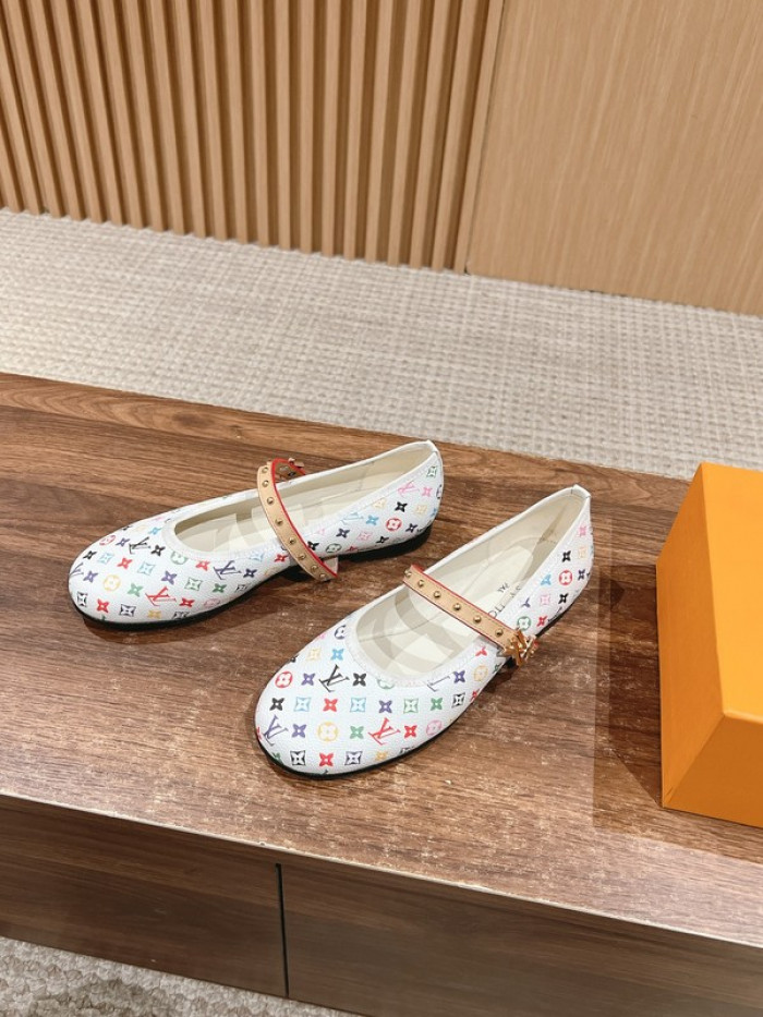 L0vis Vvtt0n Flats