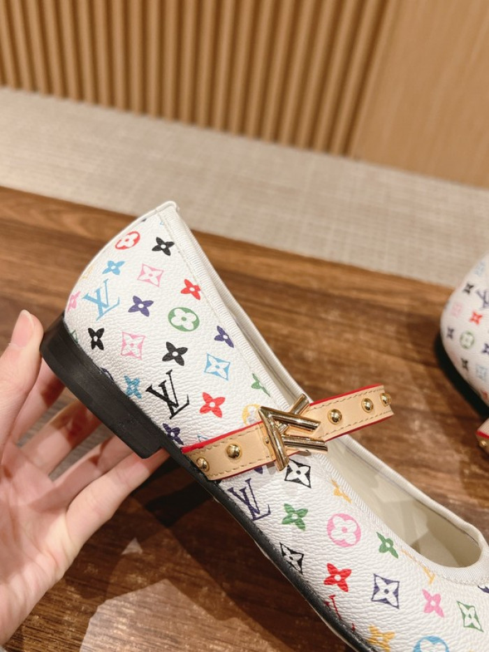 L0vis Vvtt0n Flats