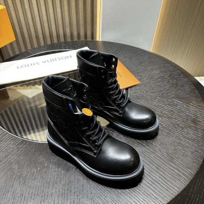 LO1_VTS BOOTS