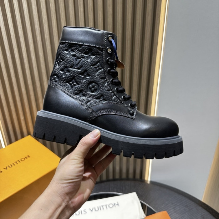 LO1_VTS BOOTS
