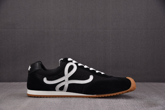 L0ew* Ballet Runner