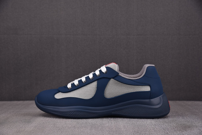 Pra*a sneaker