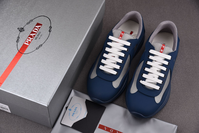 Pra*a sneaker