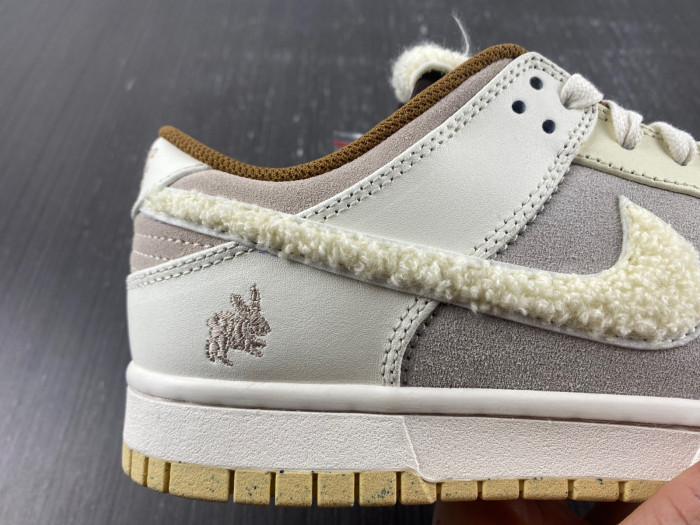 Nike Dunk Low "Year of the Rabbit" FD4203-211