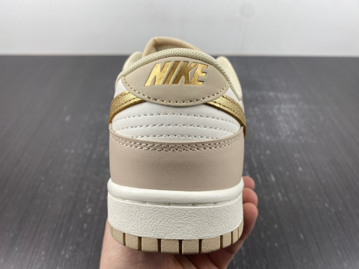 Nike Dunk Low WMNS Gold Swish DX5930-001