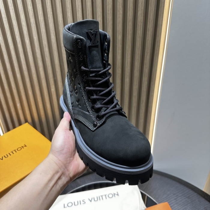 LO1_VTS BOOTS