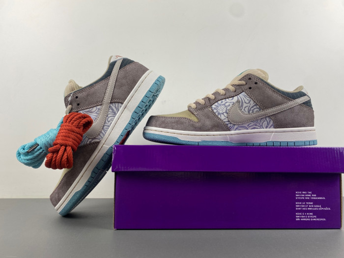 DUNK LOW SB 