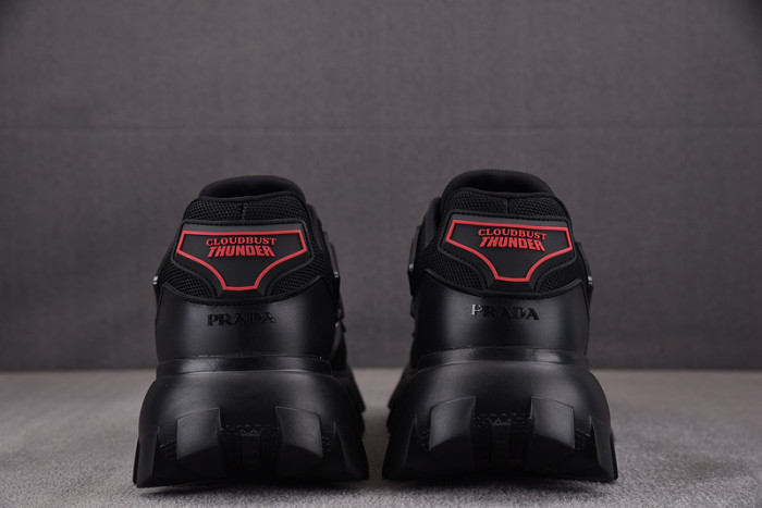 Pra*a sneaker
