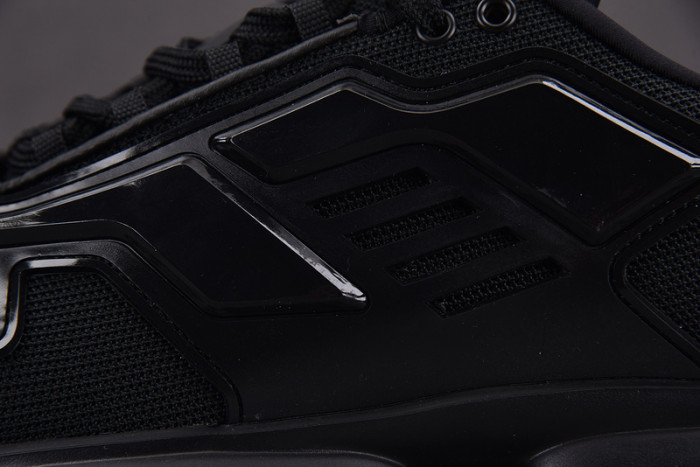 Pra*a sneaker