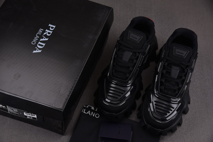 Pra*a sneaker