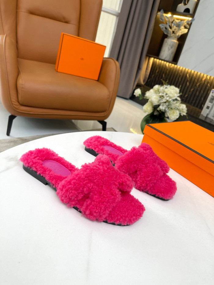 H**me5 SANDALS