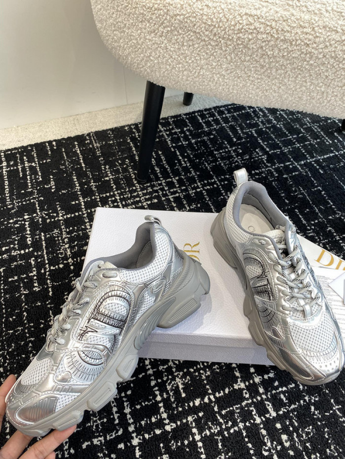 DIO* SNEAKER