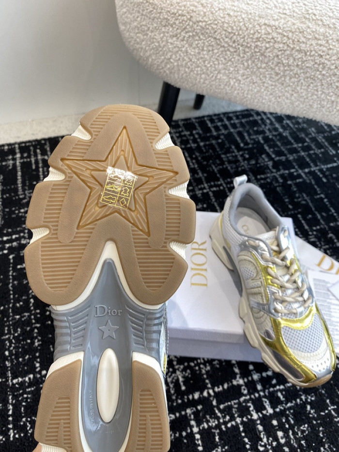 DIO* SNEAKER