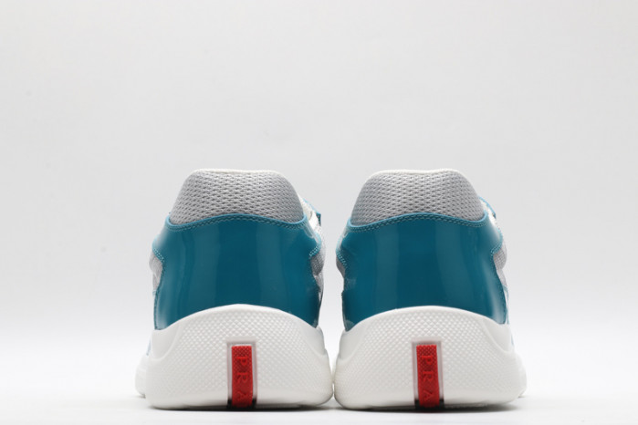 Pra*a sneaker
